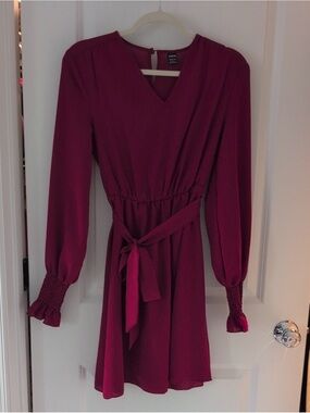 Long Sleeve V-Neck Tie-Waist Dress in Berry